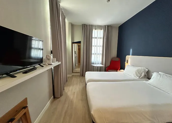 Holiday Inn Express Ciudad De Las Ciencias By Ihg